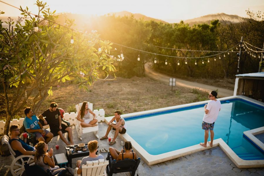 7 Tips for Hosting the Perfect Outdoor Summer Party